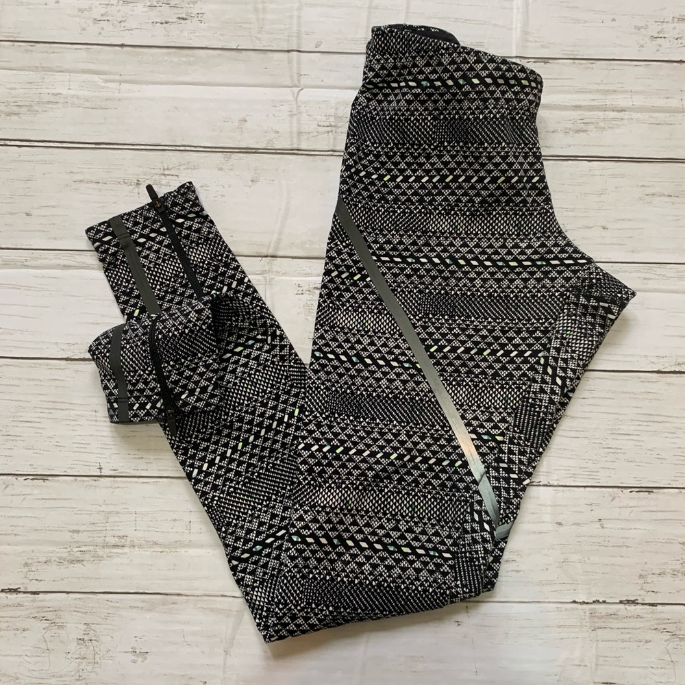 Nike dri-fit ankle zippered leggings rare …